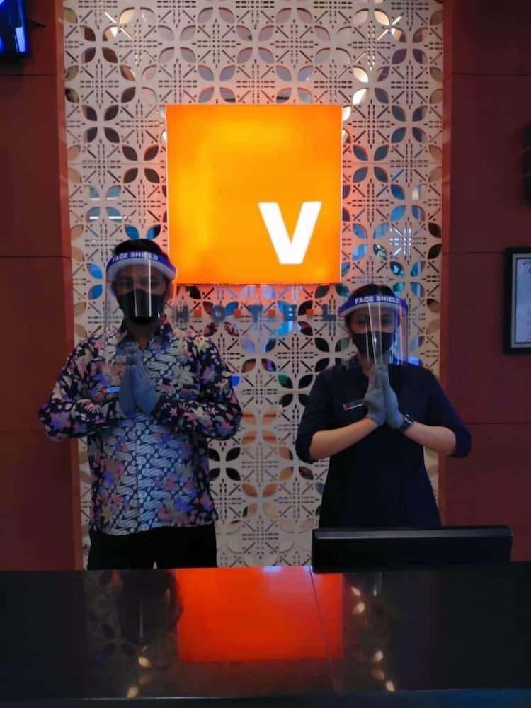 V Hotel Tebet ジャカルタ エクステリア 写真