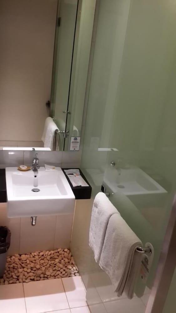 V Hotel Tebet ジャカルタ エクステリア 写真