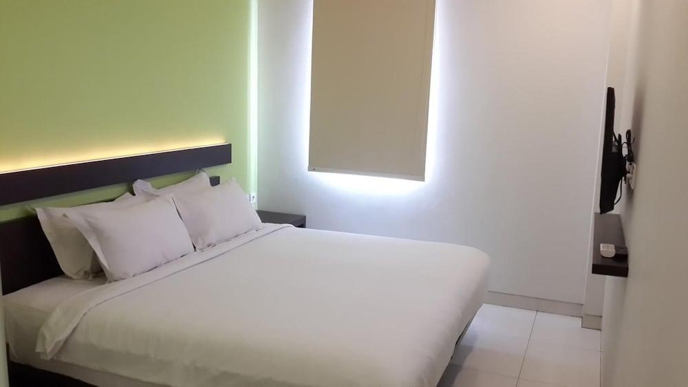 V Hotel Tebet ジャカルタ エクステリア 写真