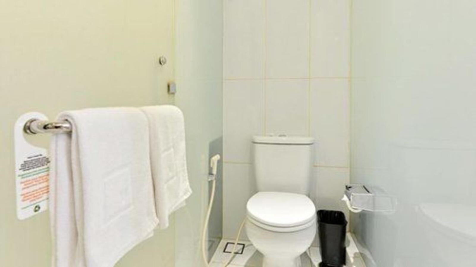 V Hotel Tebet ジャカルタ エクステリア 写真