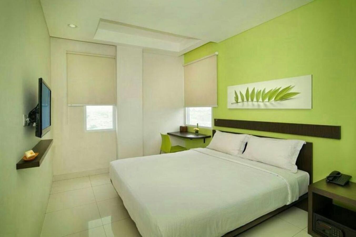 V Hotel Tebet ジャカルタ エクステリア 写真