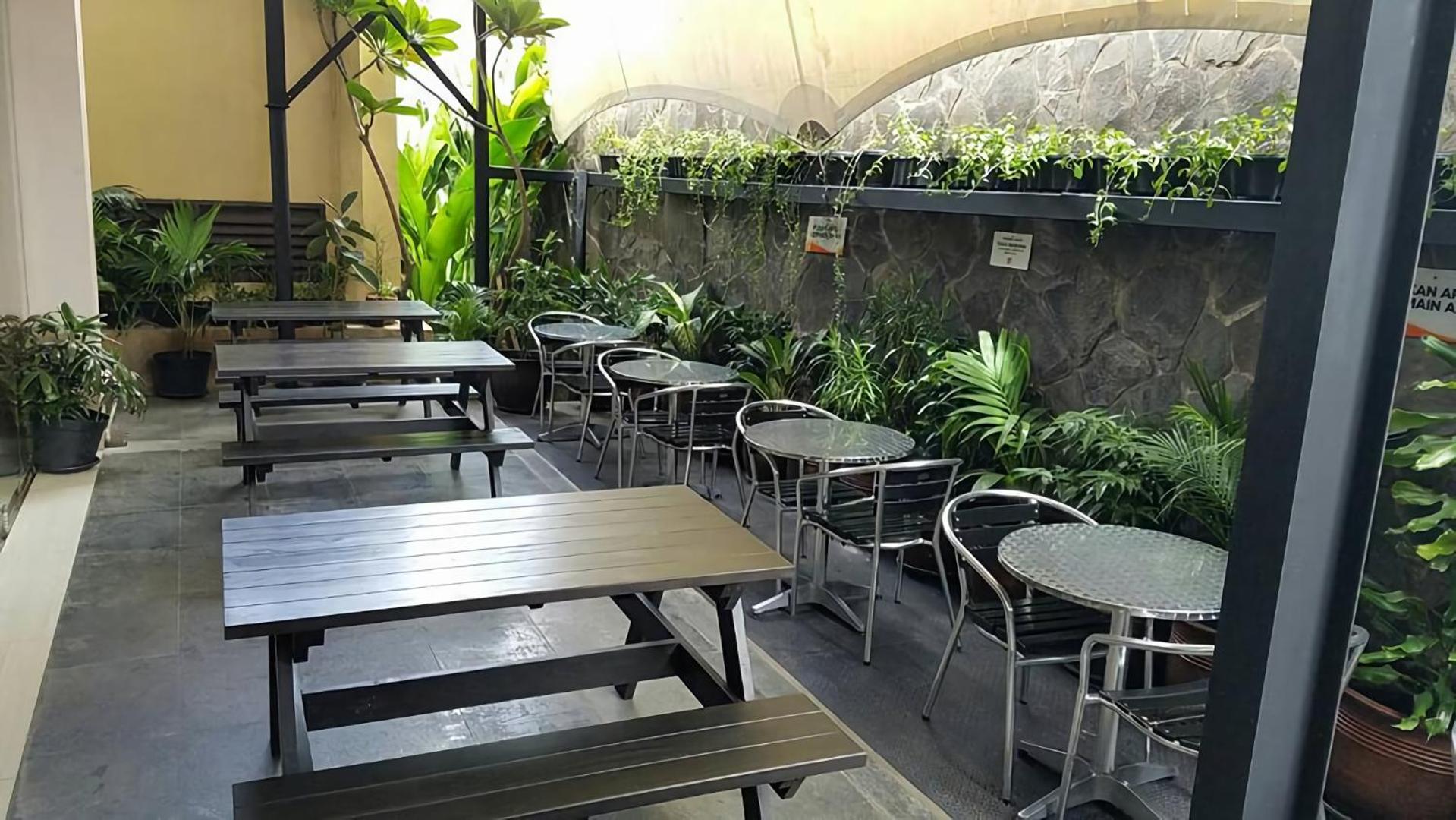 V Hotel Tebet ジャカルタ エクステリア 写真