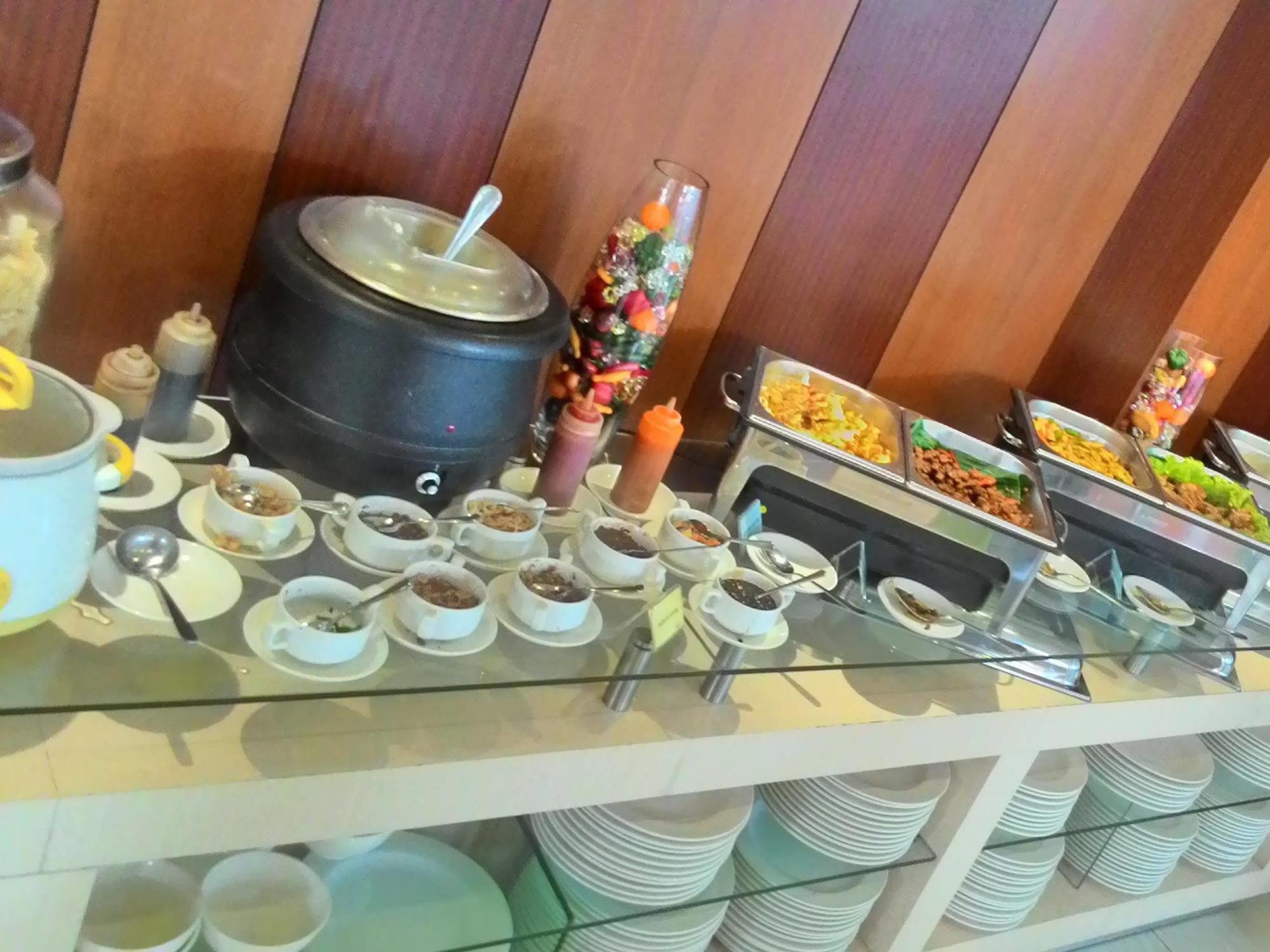 V Hotel Tebet ジャカルタ エクステリア 写真