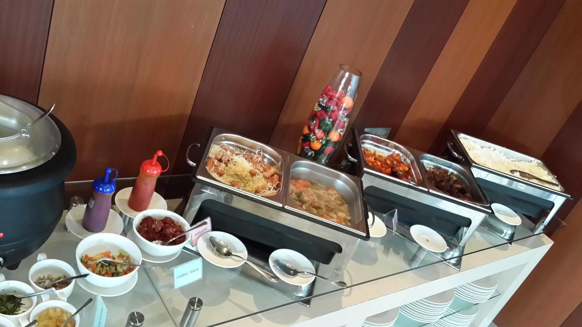 V Hotel Tebet ジャカルタ エクステリア 写真